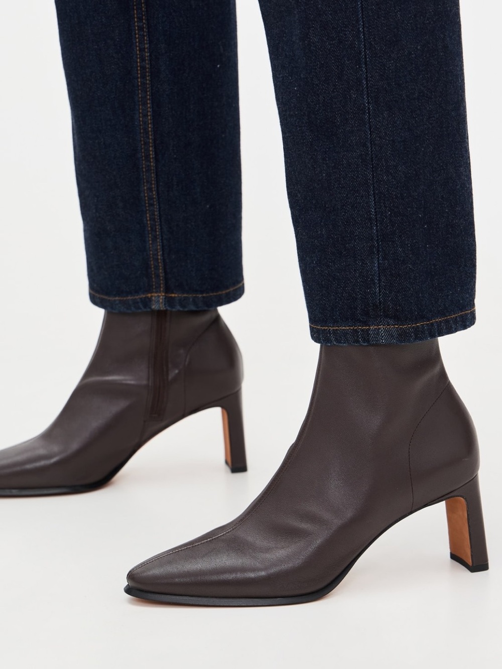 Vince Brock Leather Ankle Boot
Women size 7.5 NEW/no box Color: Ganache